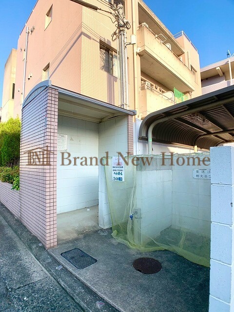 敷地内・建物