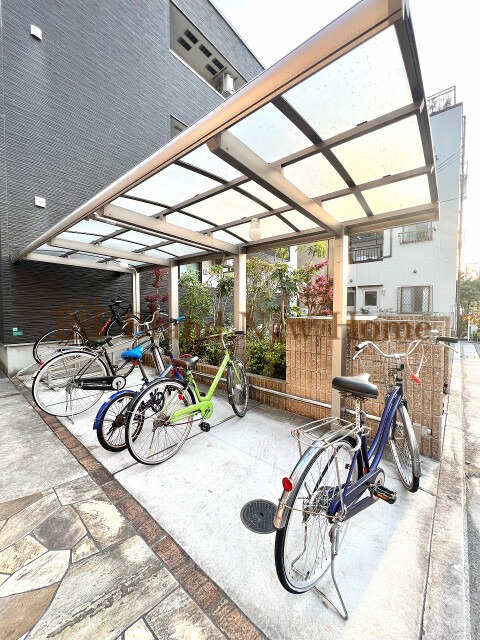 敷地内・建物