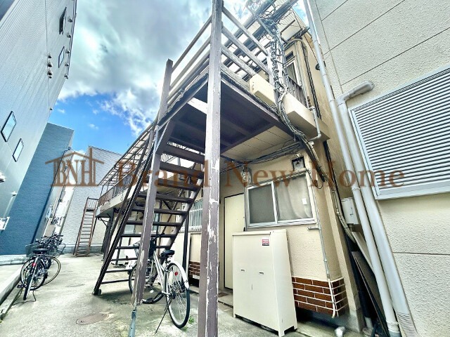 敷地内・建物